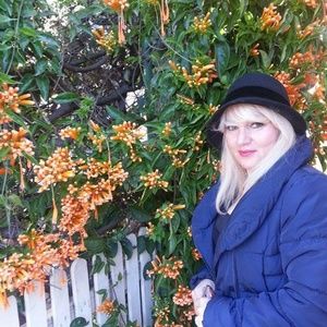 Meet your Posher, Roya